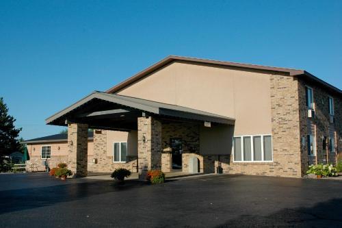 North Star Hotel Pictured Rocks Munising Exterior photo